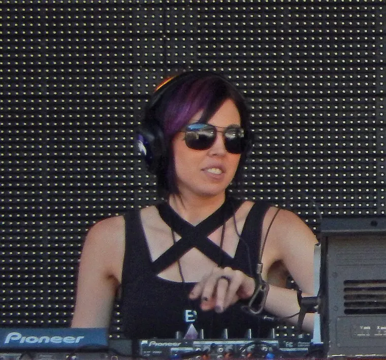 Authentic photograph of Dani Deahl