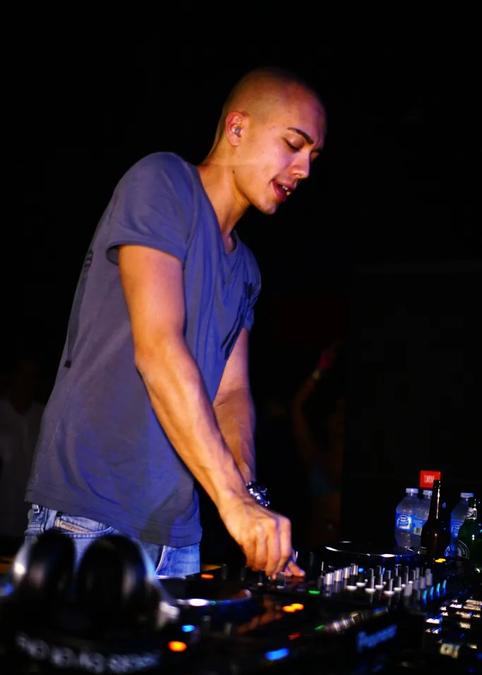 Authentic photograph of Headhunterz