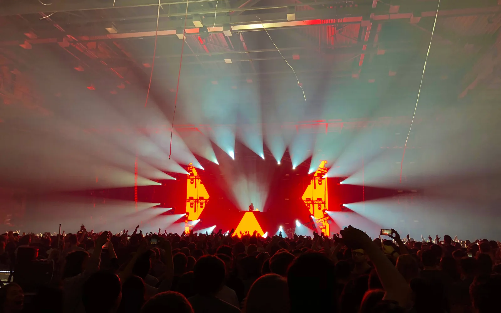DAVID GUETTA / SIX-TIME WORLD NO. 1